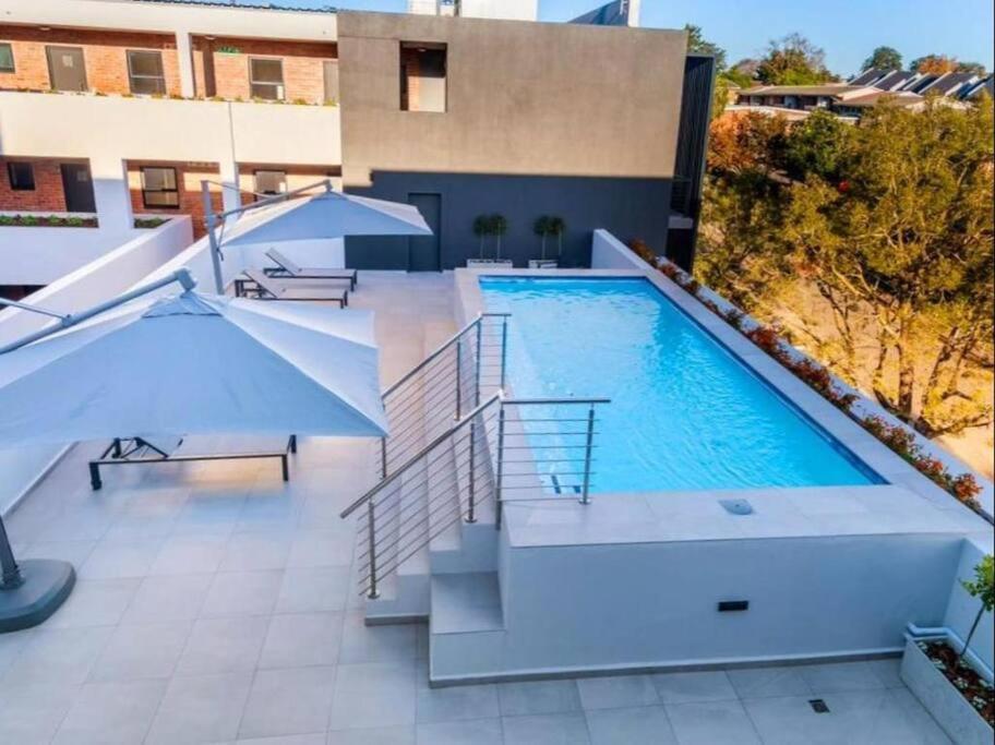 304 Le Jardin Apartment